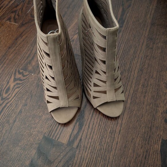 Ankle booties - Picture 1 of 2